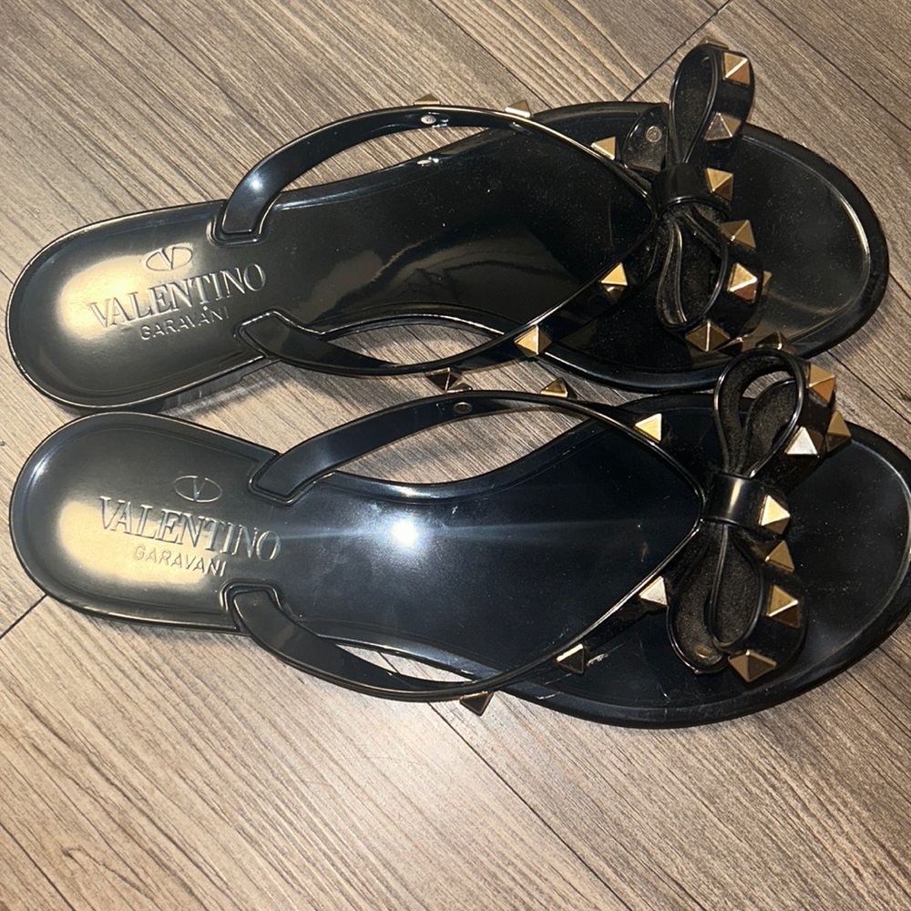 Black Valentino sandals, good condition Worn a few times feet grew after baby